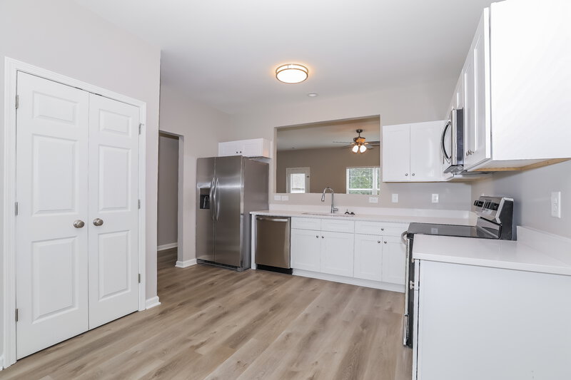 2,380/Mo, 2239 Baywood Tree Ln Snellville, GA 30078 Kitchen View 2