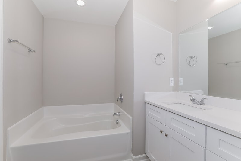 2,380/Mo, 2239 Baywood Tree Ln Snellville, GA 30078 Main Bathroom View