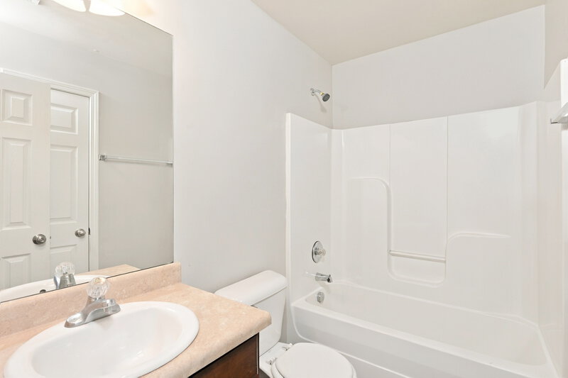 1,825/Mo, 2259 Baywood Tree Ln Snellville, GA 30078 Bathroom View