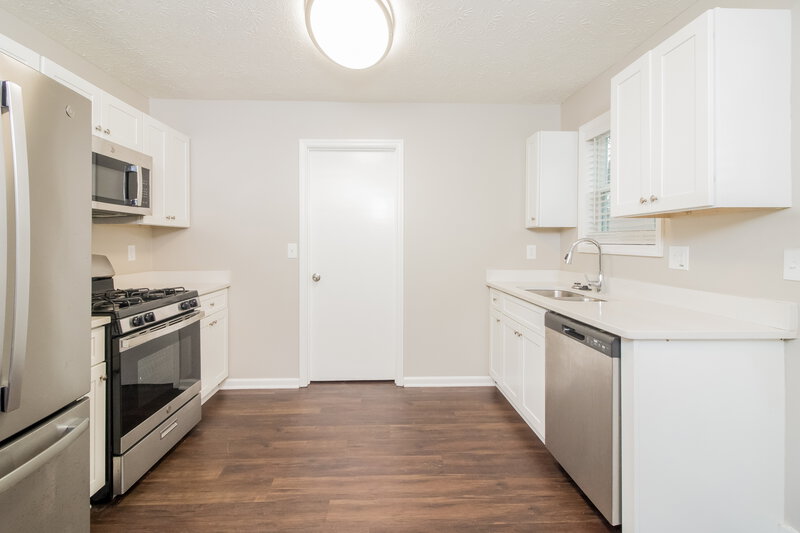 1,950/Mo, 6799 Ivy Log Dr Austell, GA 30168 Kitchen View 3