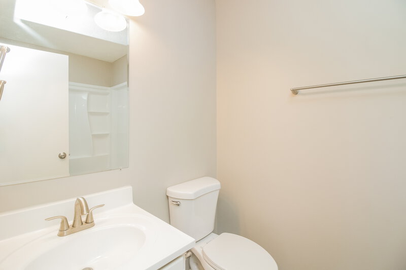 1,950/Mo, 6799 Ivy Log Dr Austell, GA 30168 Main Bathroom View