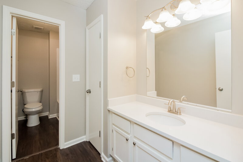 1,950/Mo, 6799 Ivy Log Dr Austell, GA 30168 Bathroom View