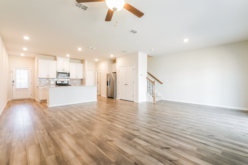 2,260/Mo, 1632 Villageside Ct Lawrenceville, GA 30043 Living Room View 2