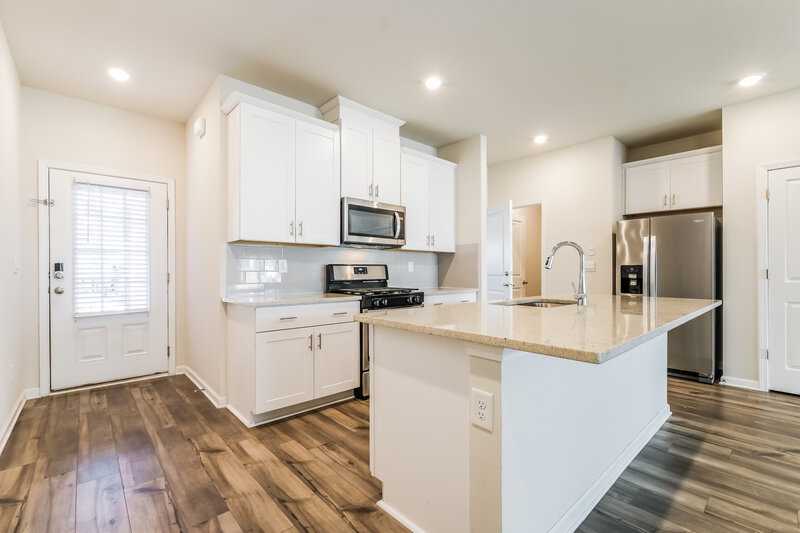 2,260/Mo, 1632 Villageside Ct Lawrenceville, GA 30043 Kitchen View 2