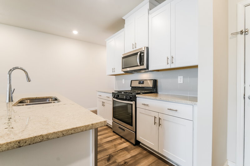 2,260/Mo, 1632 Villageside Ct Lawrenceville, GA 30043 Kitchen View 3