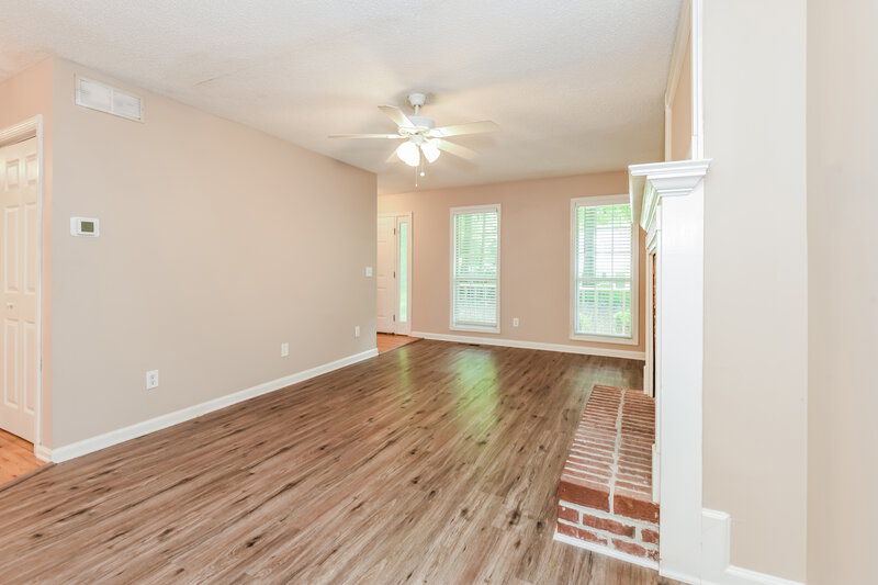 1,875/Mo, 2648 Loring Rd NW Kennesaw, GA 30152 Living Room View 2