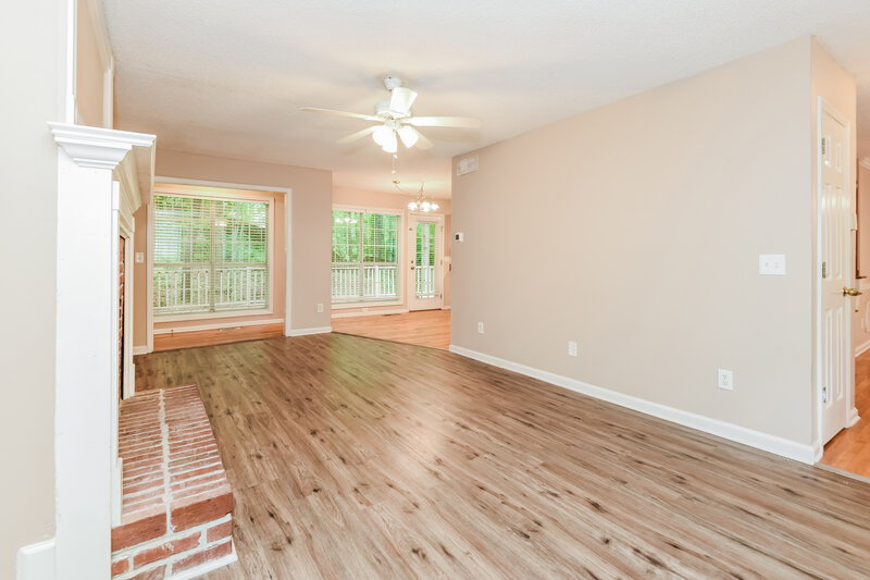 1,875/Mo, 2648 Loring Rd NW Kennesaw, GA 30152 Living Room View 3