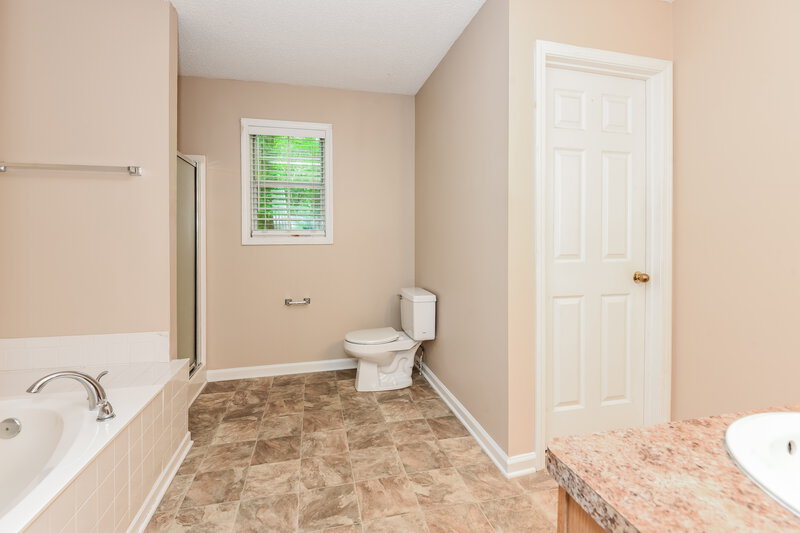 1,875/Mo, 2648 Loring Rd NW Kennesaw, GA 30152 Main Bathroom View