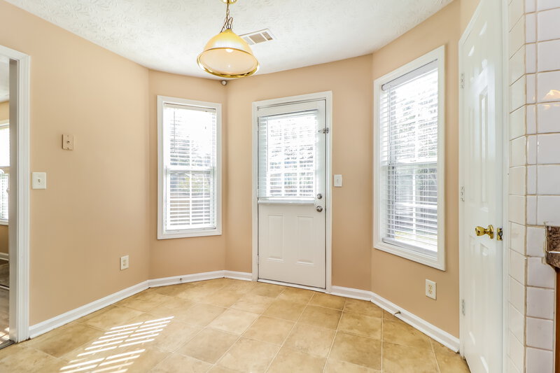 1,835/Mo, 2345 Oakland Spring Dr Snellville, GA 30039 Dining Room View 2