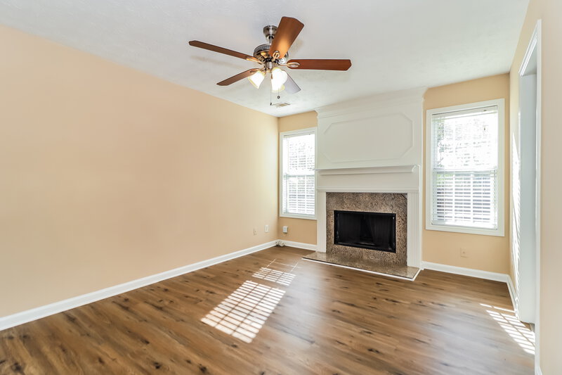 1,835/Mo, 2345 Oakland Spring Dr Snellville, GA 30039 Family Room View