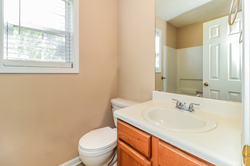 1,835/Mo, 2345 Oakland Spring Dr Snellville, GA 30039 Main Bathroom View