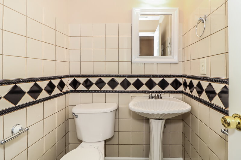 1,835/Mo, 2345 Oakland Spring Dr Snellville, GA 30039 Bathroom View