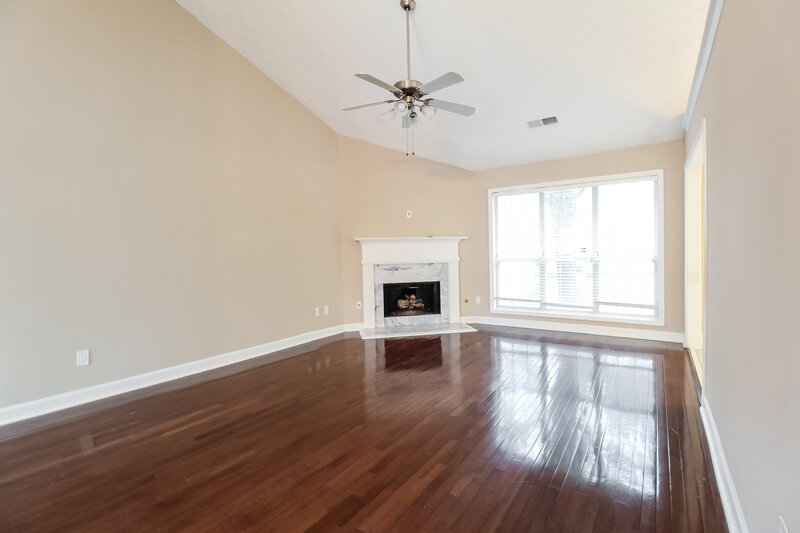 2,025/Mo, 530 Sunnyside Dr Lawrenceville, GA 30044 Living Room View