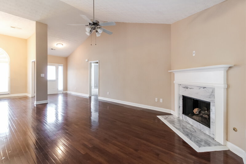 2,025/Mo, 530 Sunnyside Dr Lawrenceville, GA 30044 Living Room View 2