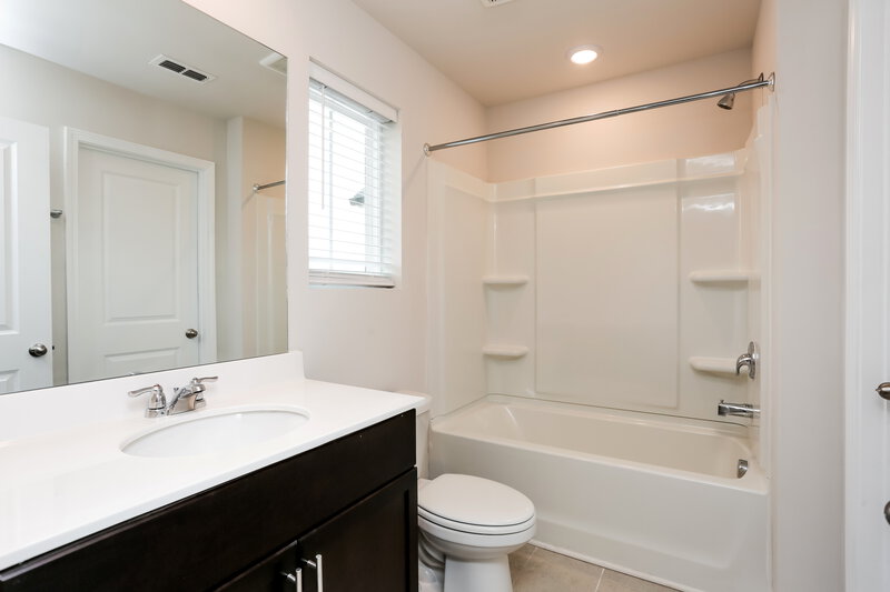2,460/Mo, 1157 Sunny Lake Dr Lawrenceville, GA 30043 Bathroom View
