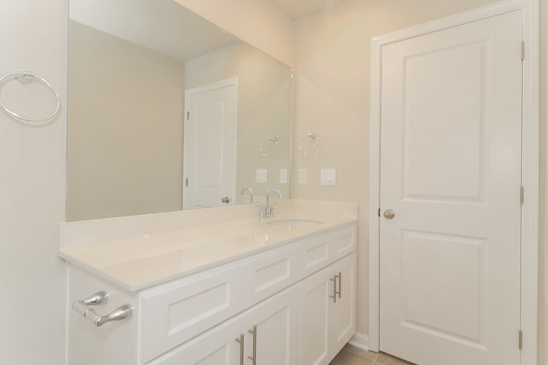 2,320/Mo, 1565 Villageside Ct Lawrenceville, GA 30043 Bathroom View