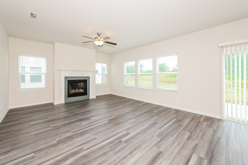 2,450/Mo, 5834 Union Grove Dr Braselton, GA 30517 Living Room View