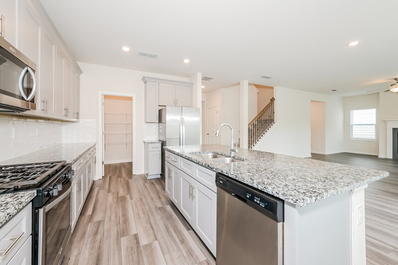 2,450/Mo, 5834 Union Grove Dr Braselton, GA 30517 Kitchen View 2
