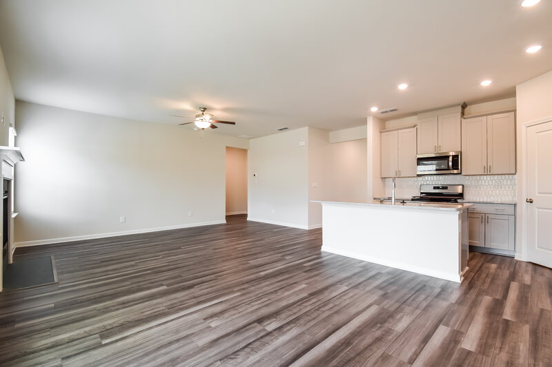 2,745/Mo, 5854 Union Grove Dr Braselton, GA 30517 Living Room View 2
