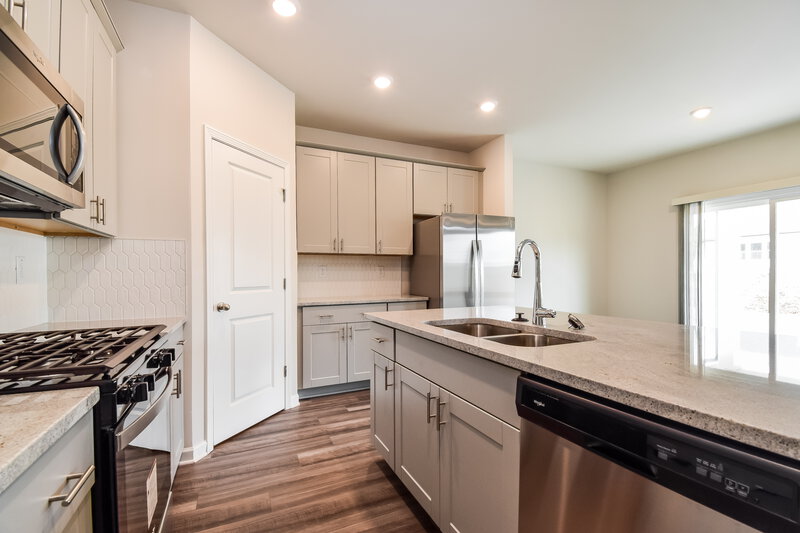 2,745/Mo, 5854 Union Grove Dr Braselton, GA 30517 Kitchen View 2