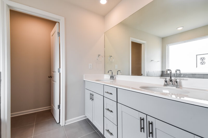 2,745/Mo, 5854 Union Grove Dr Braselton, GA 30517 Main Bathroom View