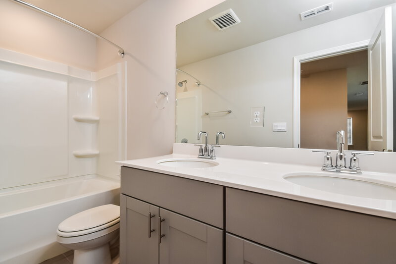 2,745/Mo, 5854 Union Grove Dr Braselton, GA 30517 Bathroom View
