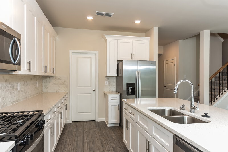 2,325/Mo, 5915 Green Ash Ct Braselton, GA 30517 Kitchen View 2