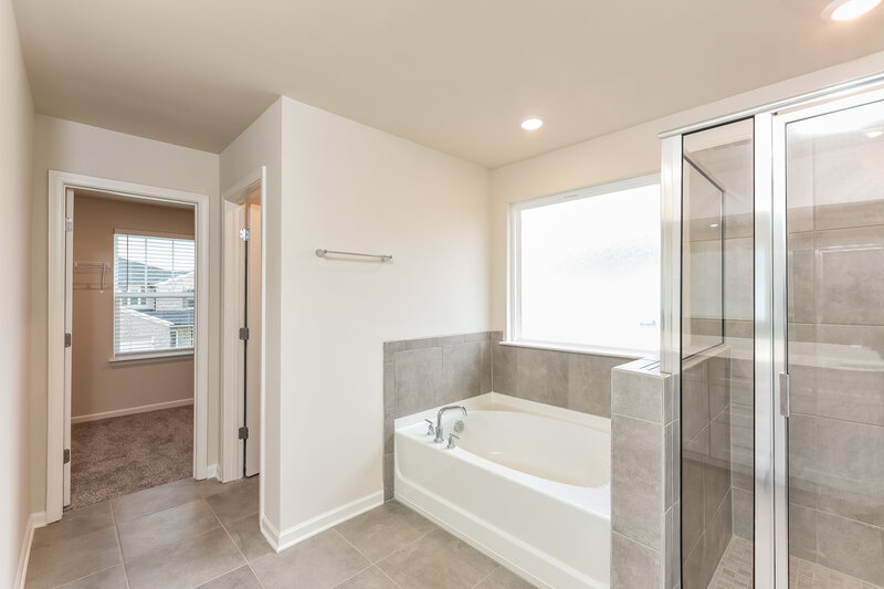 2,325/Mo, 5915 Green Ash Ct Braselton, GA 30517 Main Bathroom View