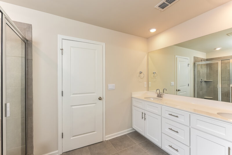 2,325/Mo, 5915 Green Ash Ct Braselton, GA 30517 Main Bathroom View 2