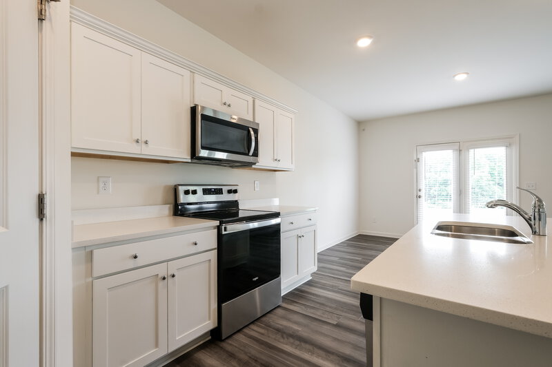 2,240/Mo, 132 Bentwater Way Hoschton, GA 30548 Kitchen View
