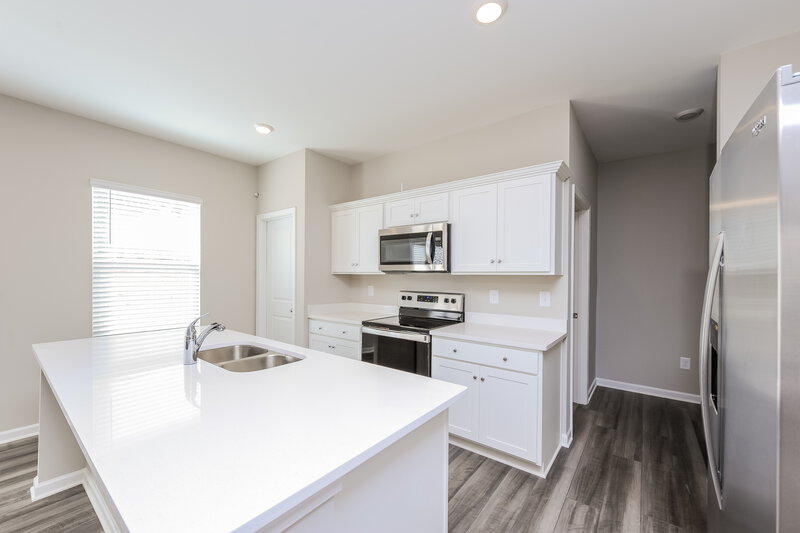 2,225/Mo, 198 Pond Court Hoschton, GA 30548 Kitchen View