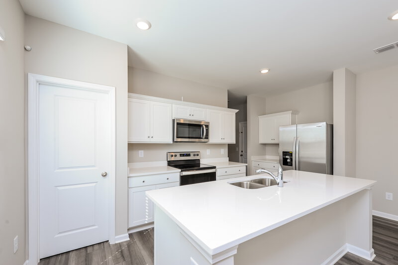 2,225/Mo, 198 Pond Court Hoschton, GA 30548 Kitchen View 2