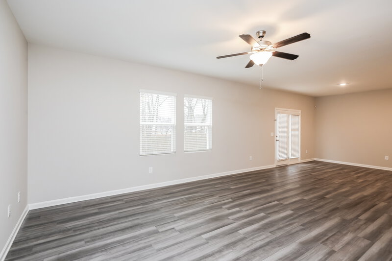 2,365/Mo, 265 Pond Court Hoschton, GA 30548 Living Room View 3