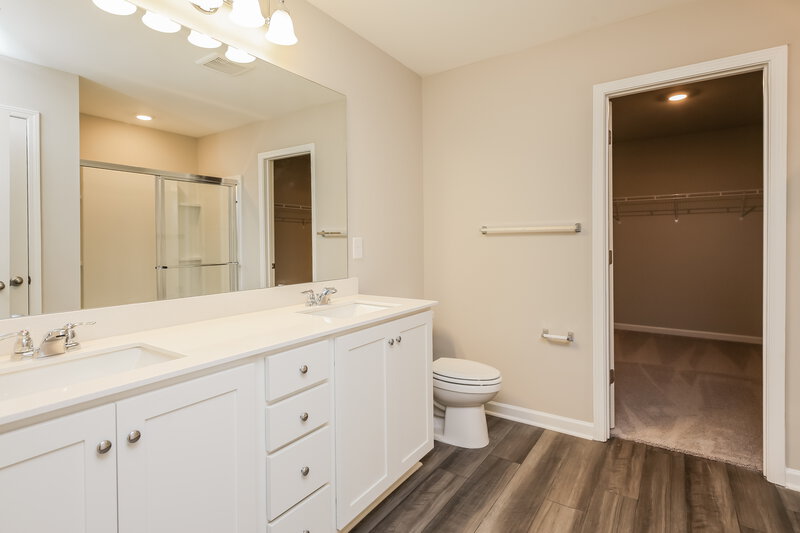 2,365/Mo, 265 Pond Court Hoschton, GA 30548 Main Bathroom View