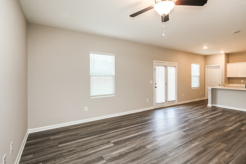 2,270/Mo, 15 Streamview Hoschton, GA 30548 Living Room View