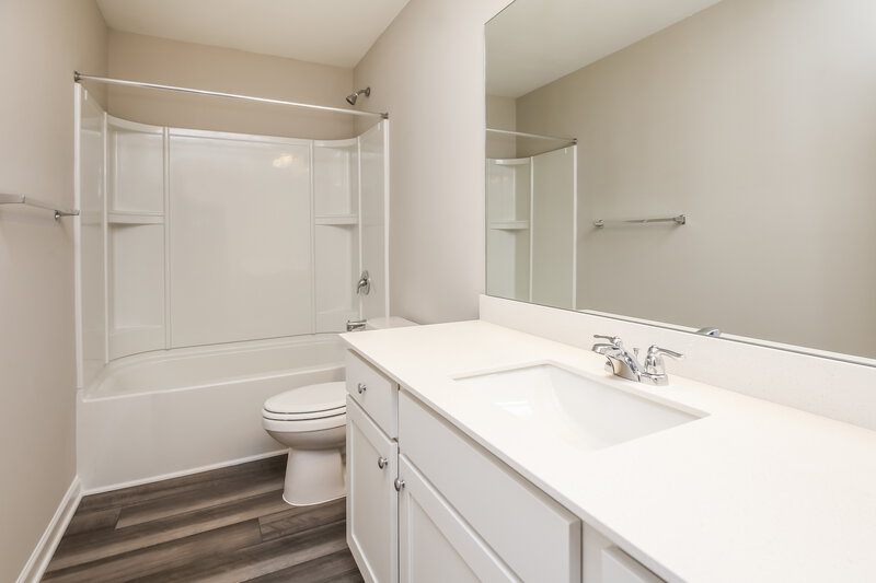 2,270/Mo, 15 Streamview Hoschton, GA 30548 Bathroom View