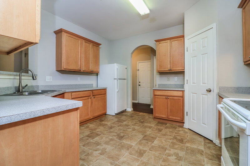 2,135/Mo, 204 Ranier Ct Canton, GA 30114 Kitchen View 2