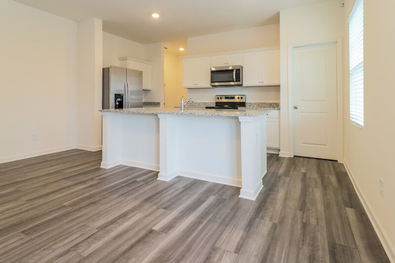 2,030/Mo, 445 Knightsbridge Ln Winder, GA 30680 Kitchen View 2