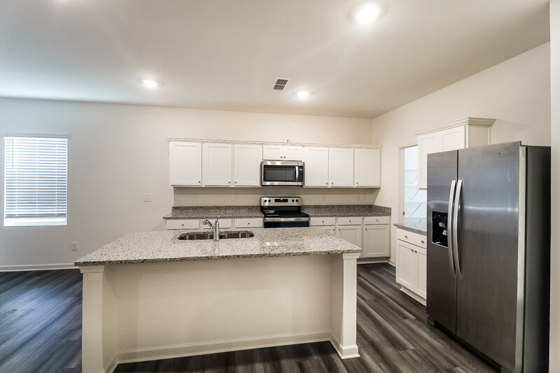 2,090/Mo, 455 Knightsbridge Ln Winder, GA 30680 Kitchen View 2