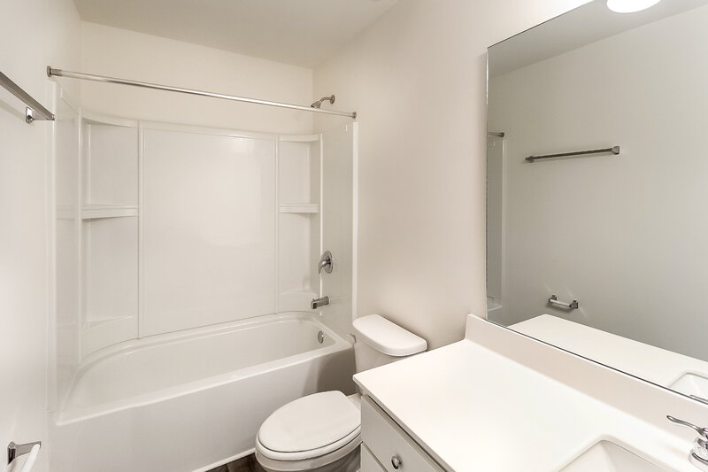 2,090/Mo, 455 Knightsbridge Ln Winder, GA 30680 Bathroom View