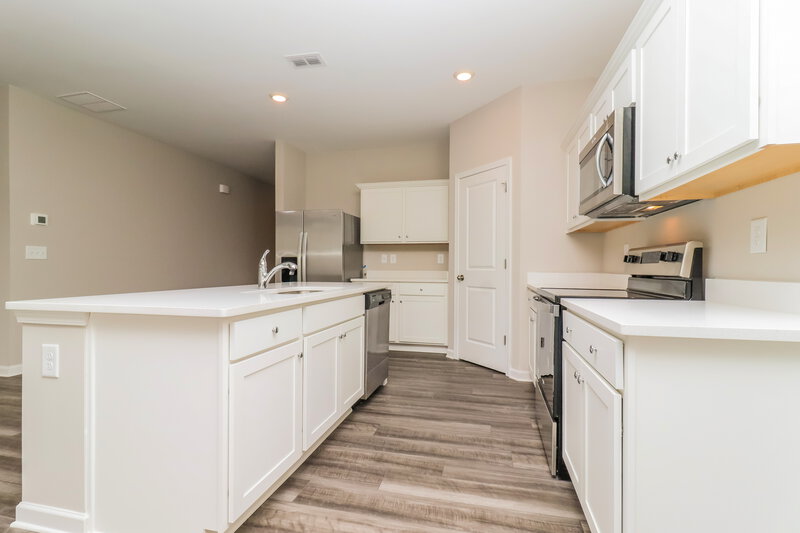 2,455/Mo, 506 Knightsbridge Lane Winder, GA 30680 Kitchen View