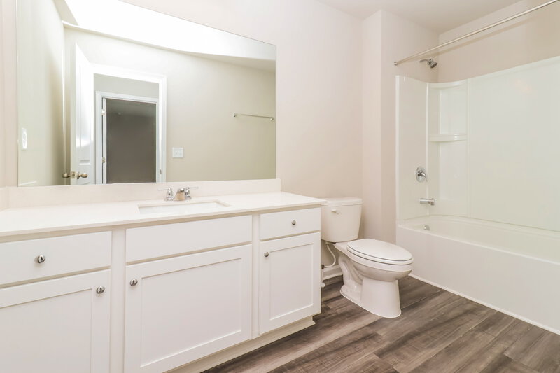 2,455/Mo, 506 Knightsbridge Lane Winder, GA 30680 Bathroom View 2