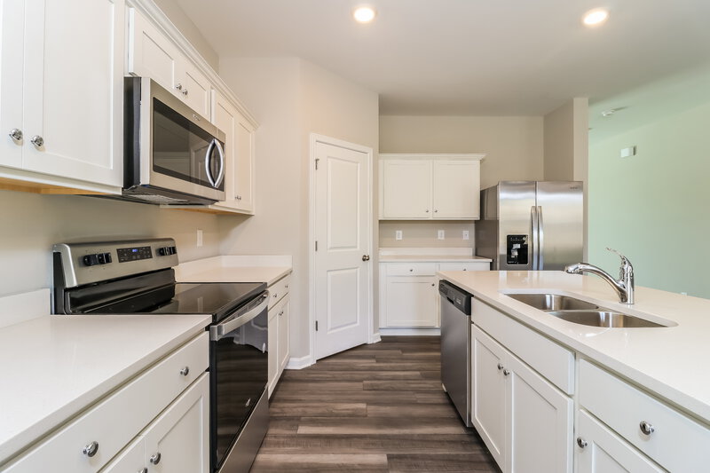 1,945/Mo, 515 Knightsbridge Lane Winder, GA 30680 Kitchen View 2