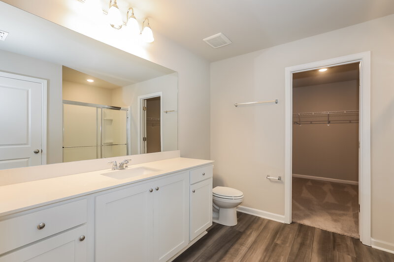 2,545/Mo, 536 Knightsbridge Lane Winder, GA 30680 Main Bathroom View