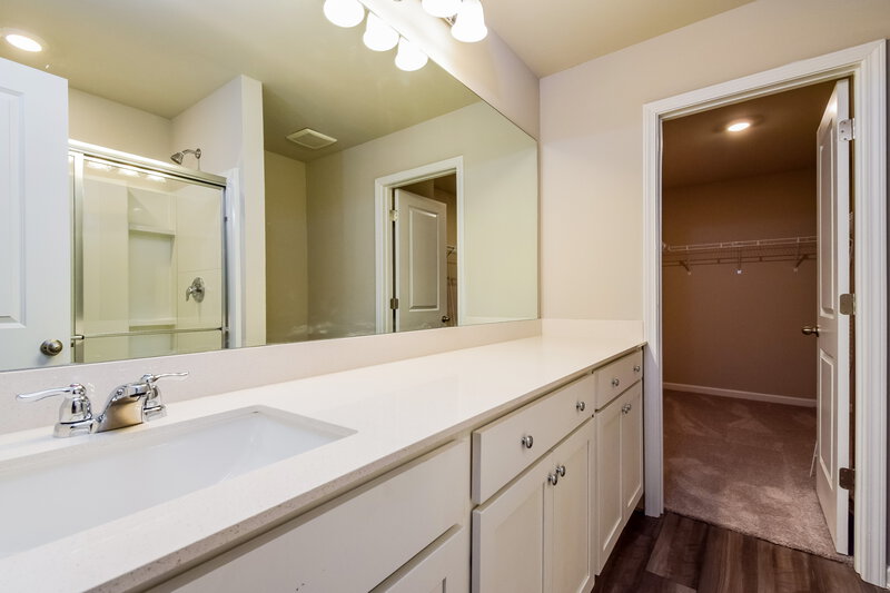 2,030/Mo, 526 Knightsbridge Lane Winder, GA 30680 Main Bathroom View