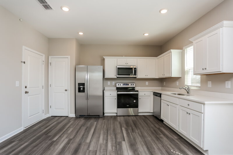 2,345/Mo, 19 Hyde Park Winder, GA 30680 Kitchen View 2