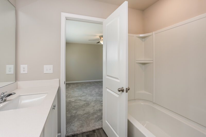 2,345/Mo, 19 Hyde Park Winder, GA 30680 Main Bathroom View
