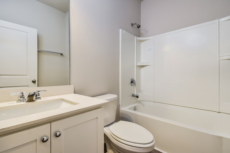2,020/Mo, 560 Knightsbridge Lane Winder, GA 30680 Bathroom View