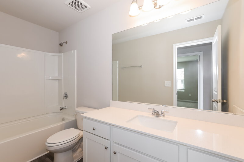 2,850/Mo, 577 Knightsbridge Lane Winder, GA 30680 Bathroom View