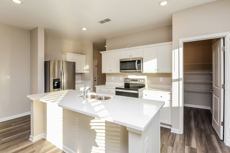 2,175/Mo, 601 Knightsbridge Lane Winder, GA 30680 Kitchen View